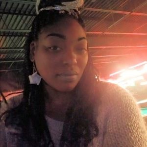 Meet your Posher, Carol